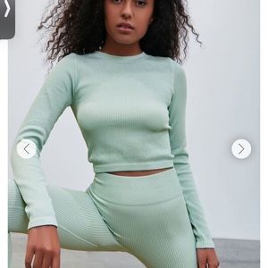 green pantone shirt suppa comfy 🙌💗😇💖